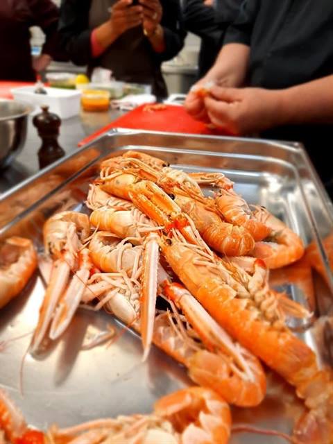 Langoustines fraîches en cuisine — Le&nbsp;Tri‑Marrants